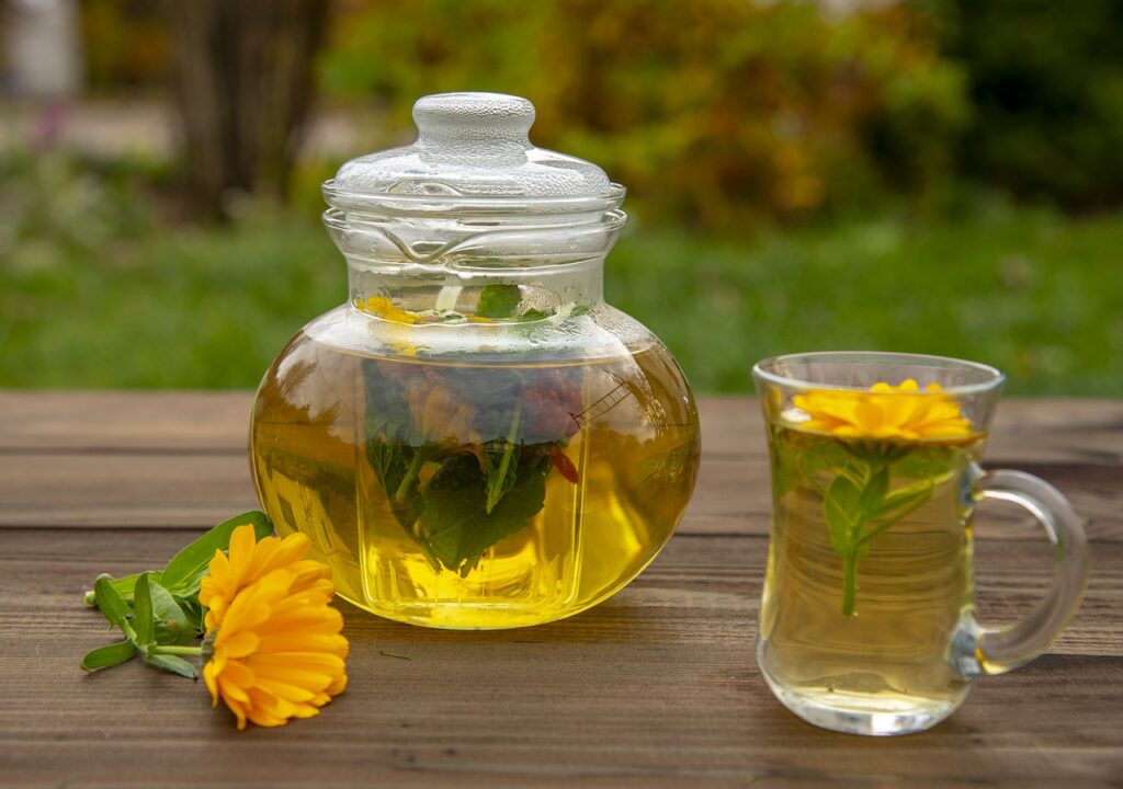 Making Calendula Tea (& 15 Ways to Use It)